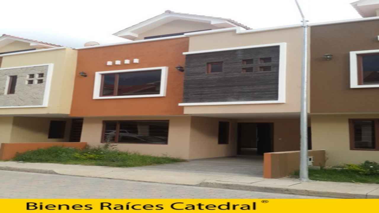 Villa Casa de Venta en Cuenca Ecuador sector Conjunto residencial La Pradera - Patamarca