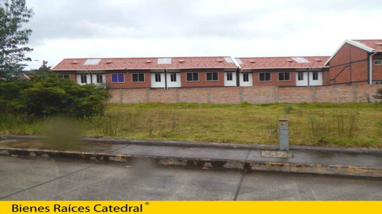 Sitio de Venta en Cuenca Ecuador sector Cdla. Ingenieros-Ochoa León